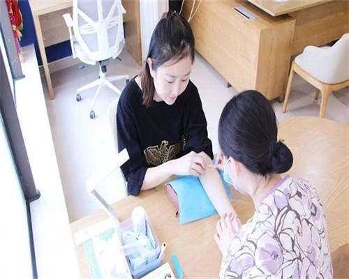 专业借卵服务:怀孕初期小腹坠胀放屁